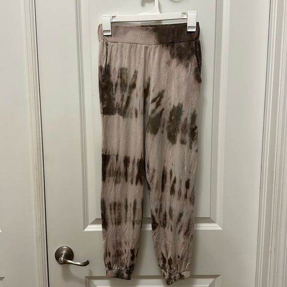 NWT Yana K Brooks Jogger - Small - Picture 1 of 6